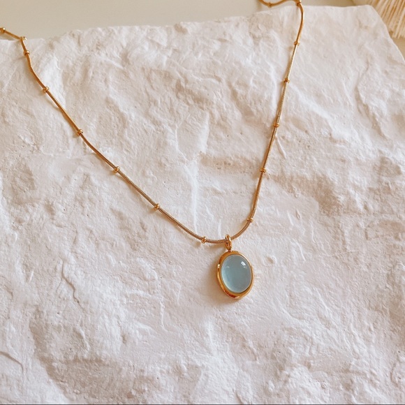 Premium Gold plated oval natural aquamarine necklace - Picture 4 of 8